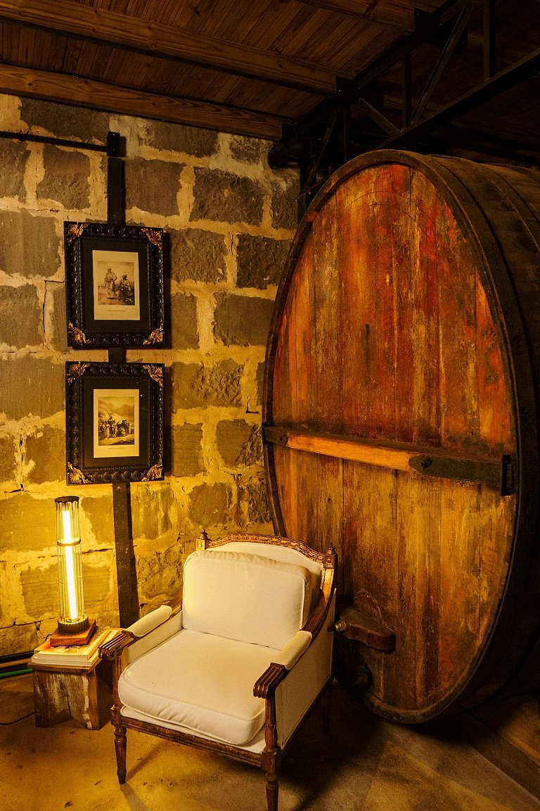 Casa de pedra antiga Vinícola Gramado com lareira