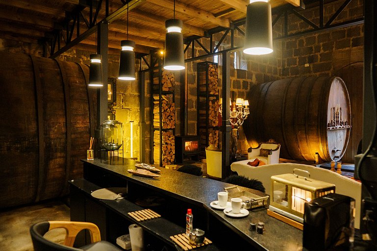 Casa de pedra antiga Vinícola Gramado com lareira