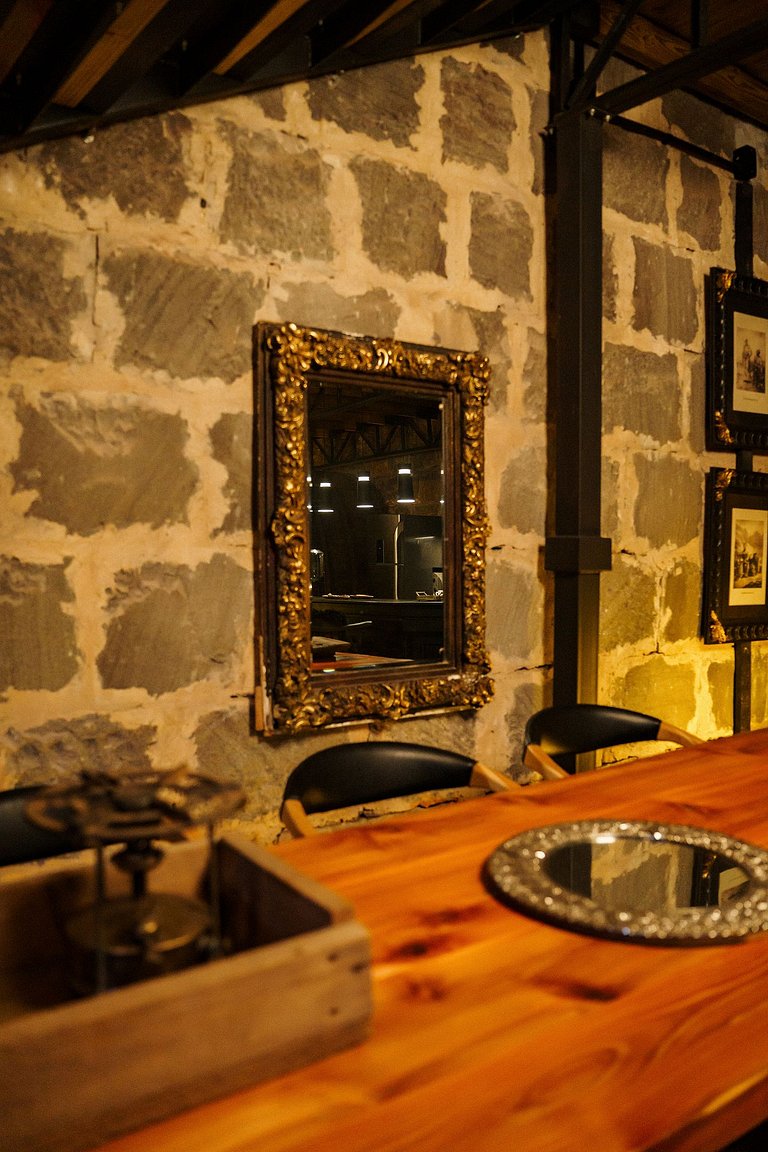Casa de pedra antiga Vinícola Gramado com lareira